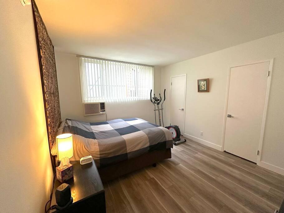 Urban Luxury In Brentwood Appartamento