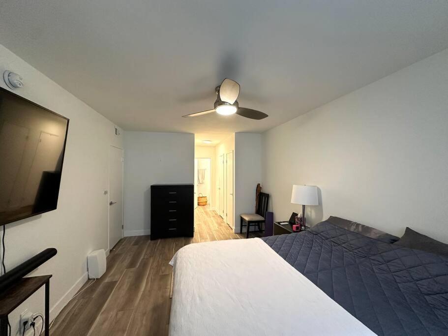 Urban Luxury In Brentwood Appartamento